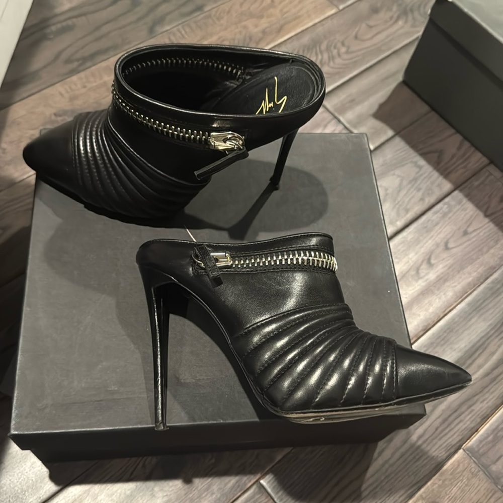 Heeled mules